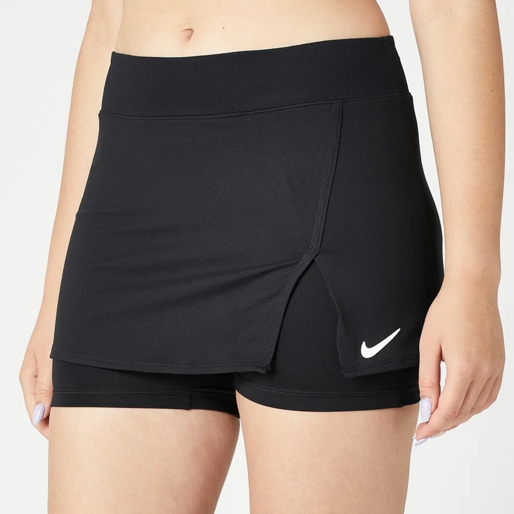 NWT Nike slim fit tennis skirt